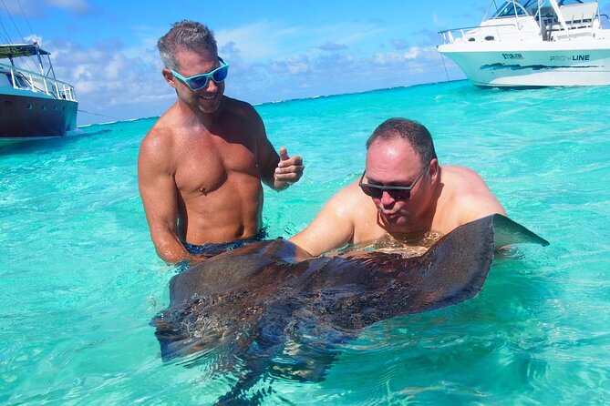 Acquarius Stingray City and Snorkel Tours - A steady ride aboard the Buccaneer