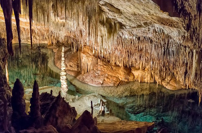 Cayman Crystal Caves & Pedro St James Castle or Botanical Garden - Booking details worth checking before you pay