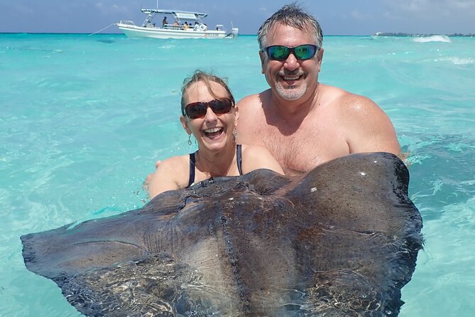(Family owned) Stingray city sandbar, Starfish Beach & Snorkeling - A three-stop plan with little wasted time