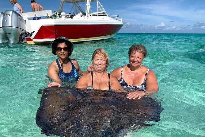 Private Half Day Stingray City, Snorkeling and Starfish Beach Tour - Leaving from Cayman Islands Yacht Club