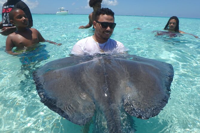 Private Tour to Stingray City & Snorkeling at Coral Gardens - Captain David’s Cayman welcome