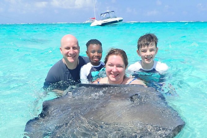 Stingray City and Snorkel Tour With Lunch - The boat ride sets the pace