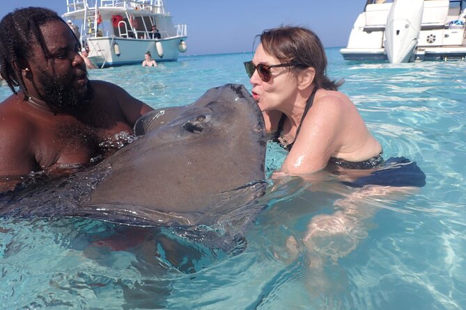 Stingray City, Star fish Point and Snorkeling Private Boat Tour - Starfish Point and a slower final stop