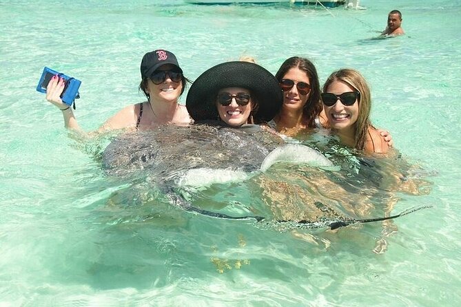 Stingrays, Starfish and Snorkeling Tour - Stingray City Sandbar